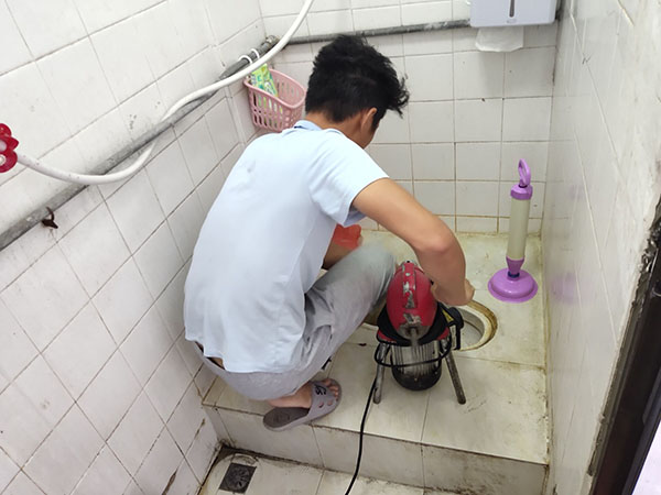南昌肥皂掉到马桶里把马桶堵住了怎么办？马桶堵住了怎么办